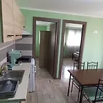 House Eugenia 아파트 사르티