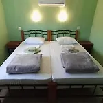 House Eugenia 아파트 *