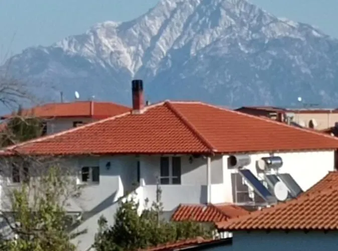 Apartman House Eugenia Szárti