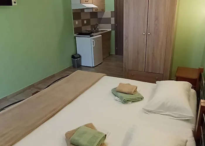 Apartman House Eugenia Szárti