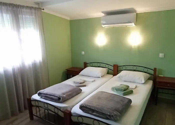 House Eugenia Apartman *